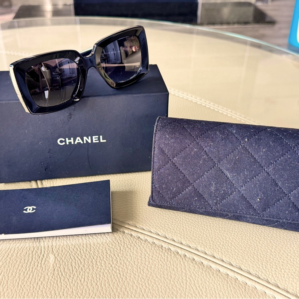 Chanel Black Sunglasses Classic Design